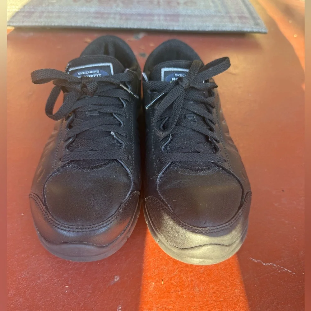 Sketchers women relaxfit slip resistant work shoes size 6 - Picture 4 of 16